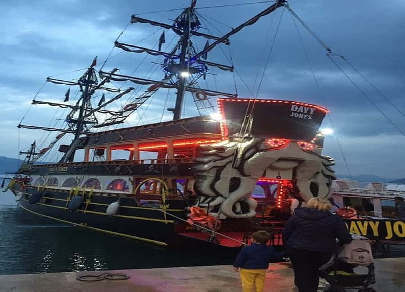Marmaris: Pirate Cruise, Lunch, Soft Drinks, and Foam Party - Foam party, disco, and the pirate crew