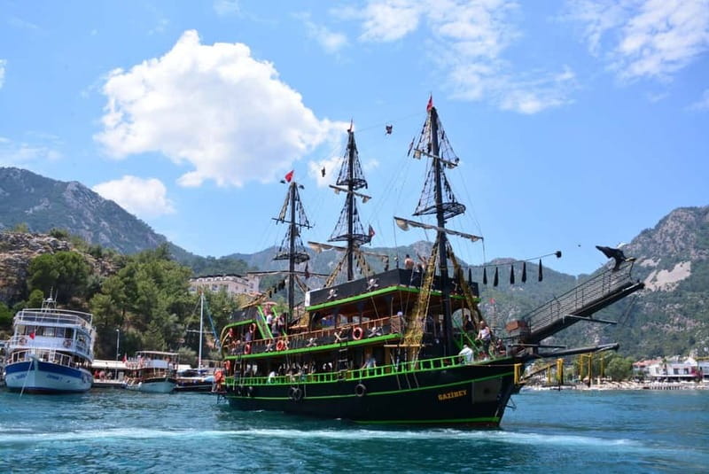 Marmaris: Pirate Cruise, Lunch, Soft Drinks, and Foam Party - Finding your place on the three-floor boat
