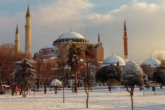 Morning Istanbul: Half-Day Tour with Blue Mosque, Hagia Sophia, Hippodrome and Grand Bazaar - Why this four-hour route works for a first morning