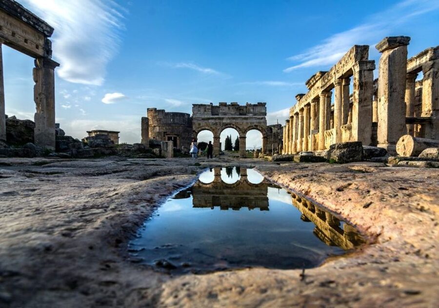 Pamukkale: City Highlights Tour with Lunch & Hotel Transfers - Karahayit’s red water makes a strong opening