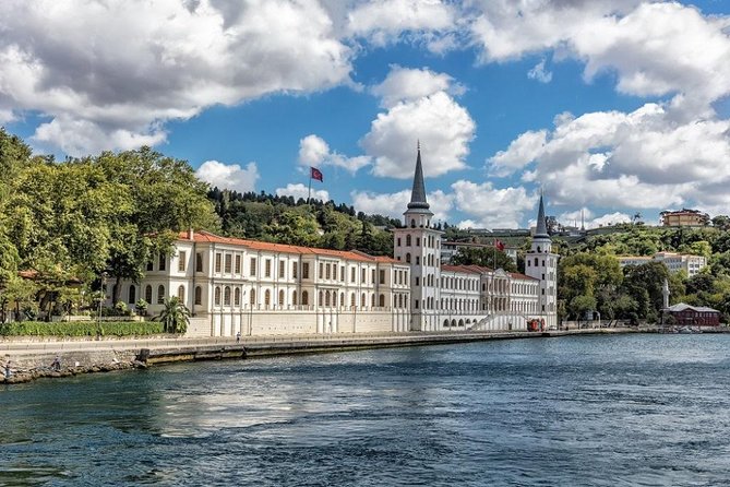 Private Bosphorus Cruise and Egyptian Bazaar with Motor Yacht - Who should book this half-day outing?