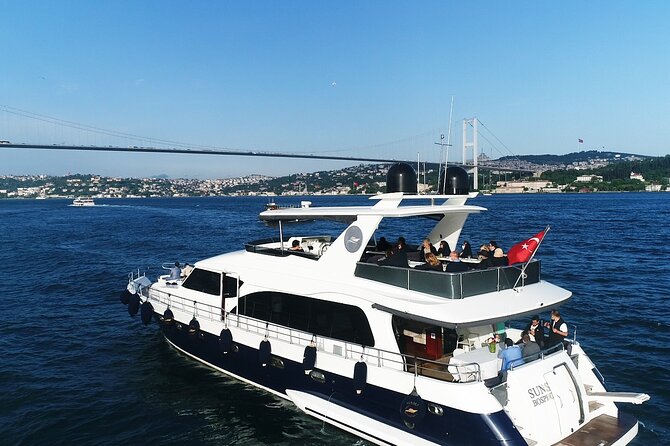 Private Bosphorus Sightseeing Cruise on Luxury Yacht - Rumelihisarı and the second bridge