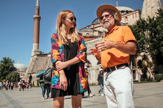 Private City Kickstart Tour: Istanbul - Istiklal Caddesi and the city after dark