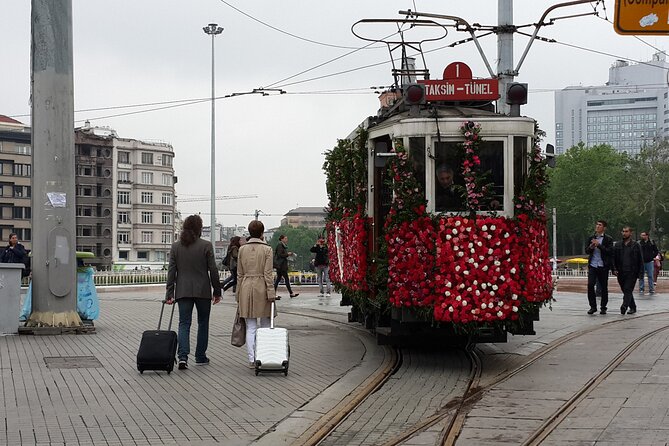 Private Istanbul Airport (IST) Arrival or Departure Transfer - Communication is a real part of the service