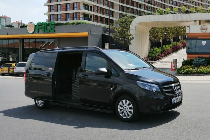Private Istanbul Airport (IST) Transfer To/From City Center - Finding R99 at Gate 13