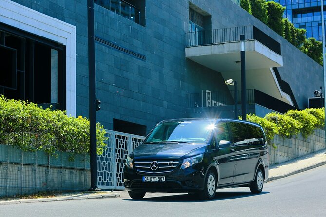 Private One-Way Transfer: Istanbul Airport ↔ City Hotels - Small touches that make the ride pleasant