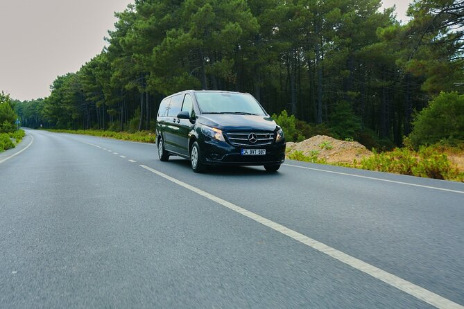 Private One-Way Transfer: Istanbul Airport ↔ City Hotels - The strongest service comes from communication