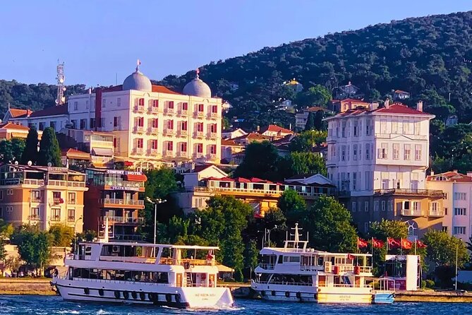 Private Princes' Islands Tour - Walking through the island park and coves