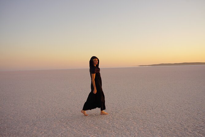 Private Salt Lake Sunset Tour with Photos & Snacks - What the guides add to the experience