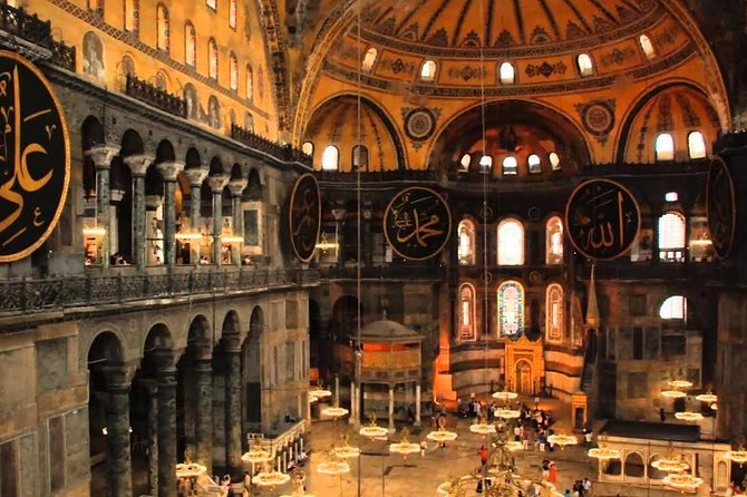 Private: Topkapi Palace, St. Sophia, Blue Mosque, Grand Bazaar, Hipodromme - Blue Mosque: tiles, worship, and timing