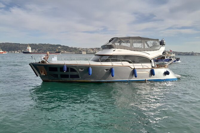 Private Yacht for Surprise Events / Birthday, Proposal, Anniversary, Party etc - Weather, seating, and the best time to go