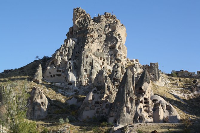 Red (North) Tour Cappadocia (small group) with lunch and tickets - Uchisar Castle: the wide view comes first
