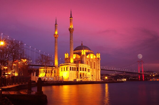 Romantic Night Cruise Live Violinist - Dolmabahçe and Çırağan Palace from the water