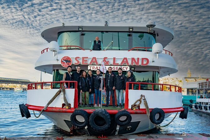 Short Bosphorus Cruise Tour With Hotel Pickup And Audio Guide - What this Istanbul cruise is really designed to do