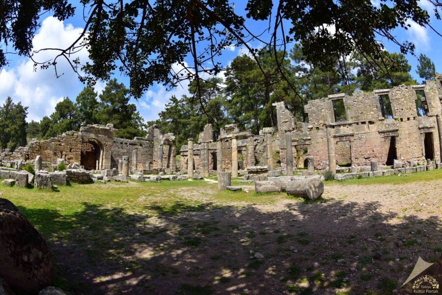 Side:Green Lake Mix Tour - A Day of Nature History & Culture - Seleukia, or Lyrbe, is the day’s uncertain history stop