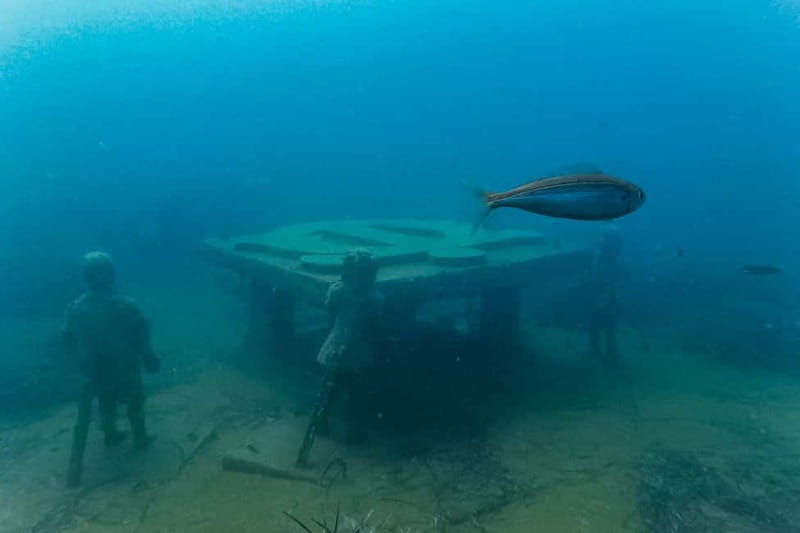 Side: Scuba Diving, Underwater Museum, 2 Dives incl. Lunch - Getting ready for the first underwater session
