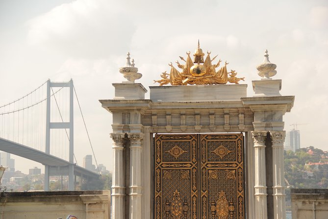 Small Group Full-Day Istanbul Tour: Old City, Asian Side & Lunch - Hagia Sophia Starts the Morning With Scale and Drama