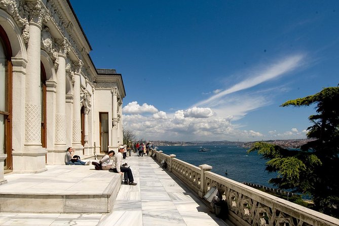 Small-Group Topkapi Palace and Harem Tour with Tickets - Starting in Sultanahmet Square