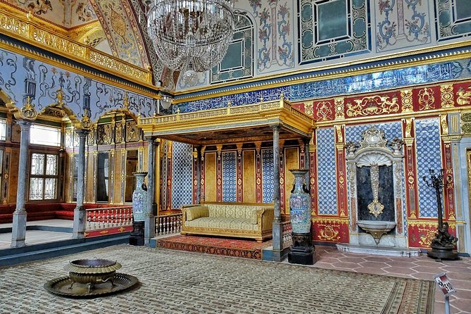 Small Group Tour - Full Day Istanbul City Tour - Lunch breaks up the sightseeing