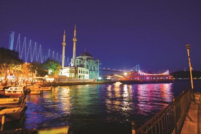 Stage Front Bosphorus Dinner Cruise with Pickup & Drinks included - Dinner, drinks, and the service pace