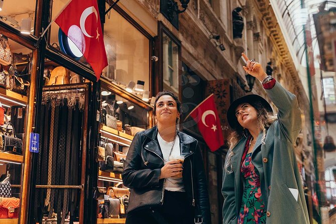 Street Food & Wine Pairing Kadikoy Evening Tour - Street art and creative Kadikoy in Yeldegirmeni