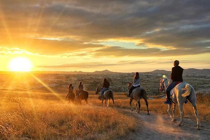 Sunset Horse Back Riding tour - Practical details before you book