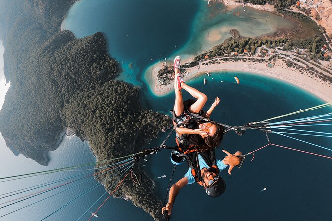 Tandem Paragliding Fethiye, Oludeniz - The 25 to 45 minute flight over Ölüdeniz