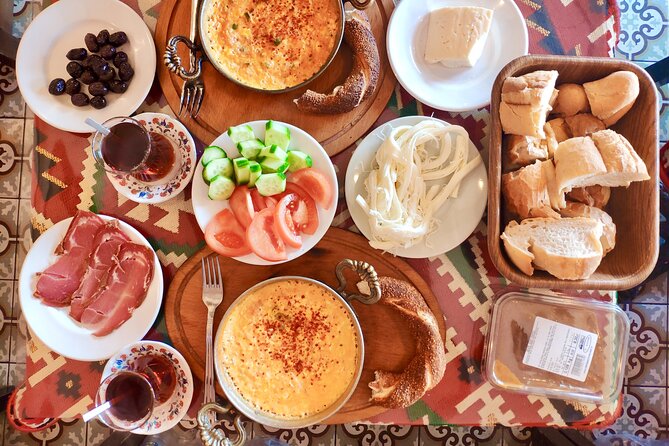 Taste of Turkey on Two Continents: From European Istanbul to Asian Kadikoy - The highlights at a glance