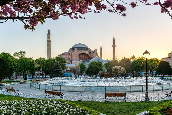 Top Notch of ISTANBUL: Private Guided All in 1 Day ISTANBUL Tour - Blue Mosque, a working place of worship