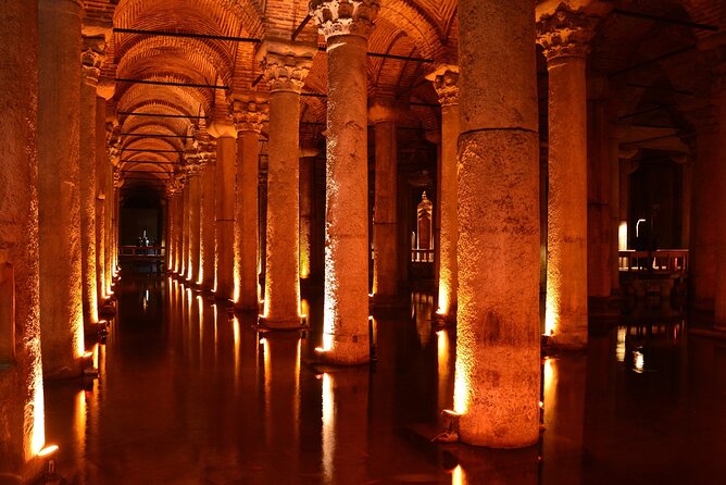 Top Sites Of Istanbul Tour In Small Group - Skipping Ticket Lines - Guides, group size, and the pace of the walk
