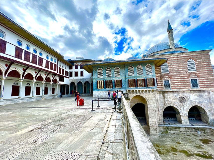 Topkapi Palace&Harem-Guided Tour-Skip lines- All tickets inc - Ottoman tiles and the changing palace style