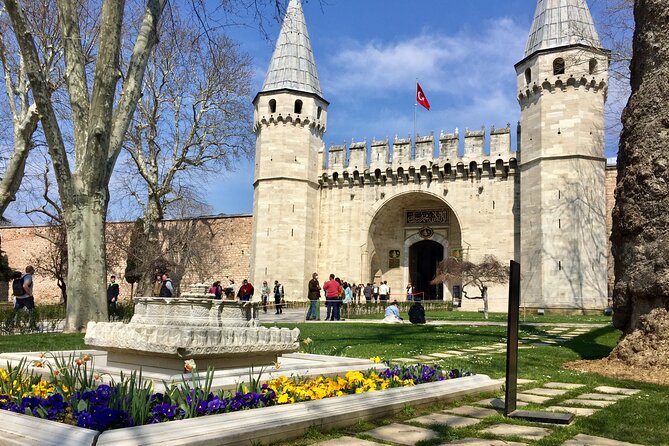 Topkapı Palace with Harem & Blue Mosque Guided Tour - Blue Mosque: a working place of worship