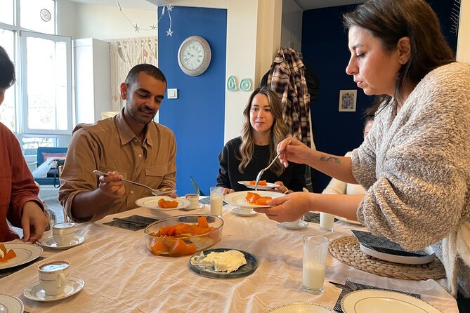 Traditional Home Cooking with a Local in İstanbul City Center - Cooking family dishes in Gülşah’s apartment