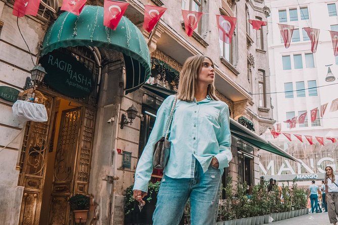 Unforgettable Moments in Istanbul: Photo Shoot for Couples - Weather and cancellation rules
