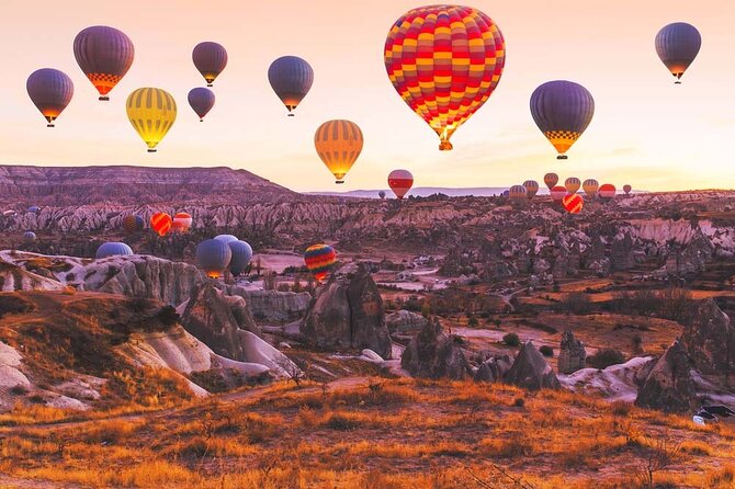 Watching Balloons on Cappadocia Sky(People Have Fear of Heights) - Watching the Balloons Prepare for Takeoff